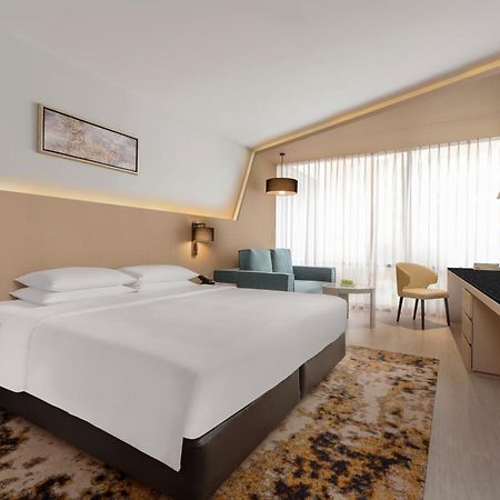 Hyatt Place Bangkok Sukhumvit 1 Экстерьер фото