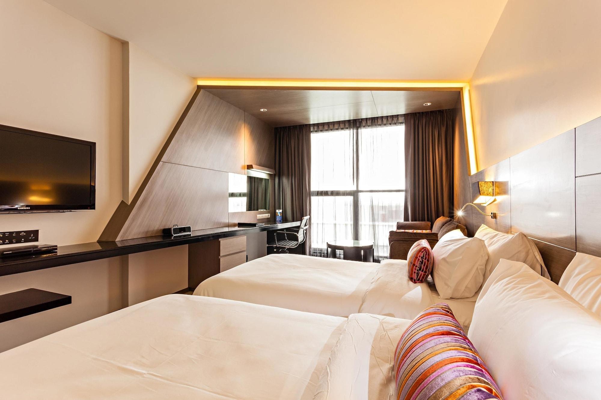 Hyatt Place Bangkok Sukhumvit 1 Экстерьер фото