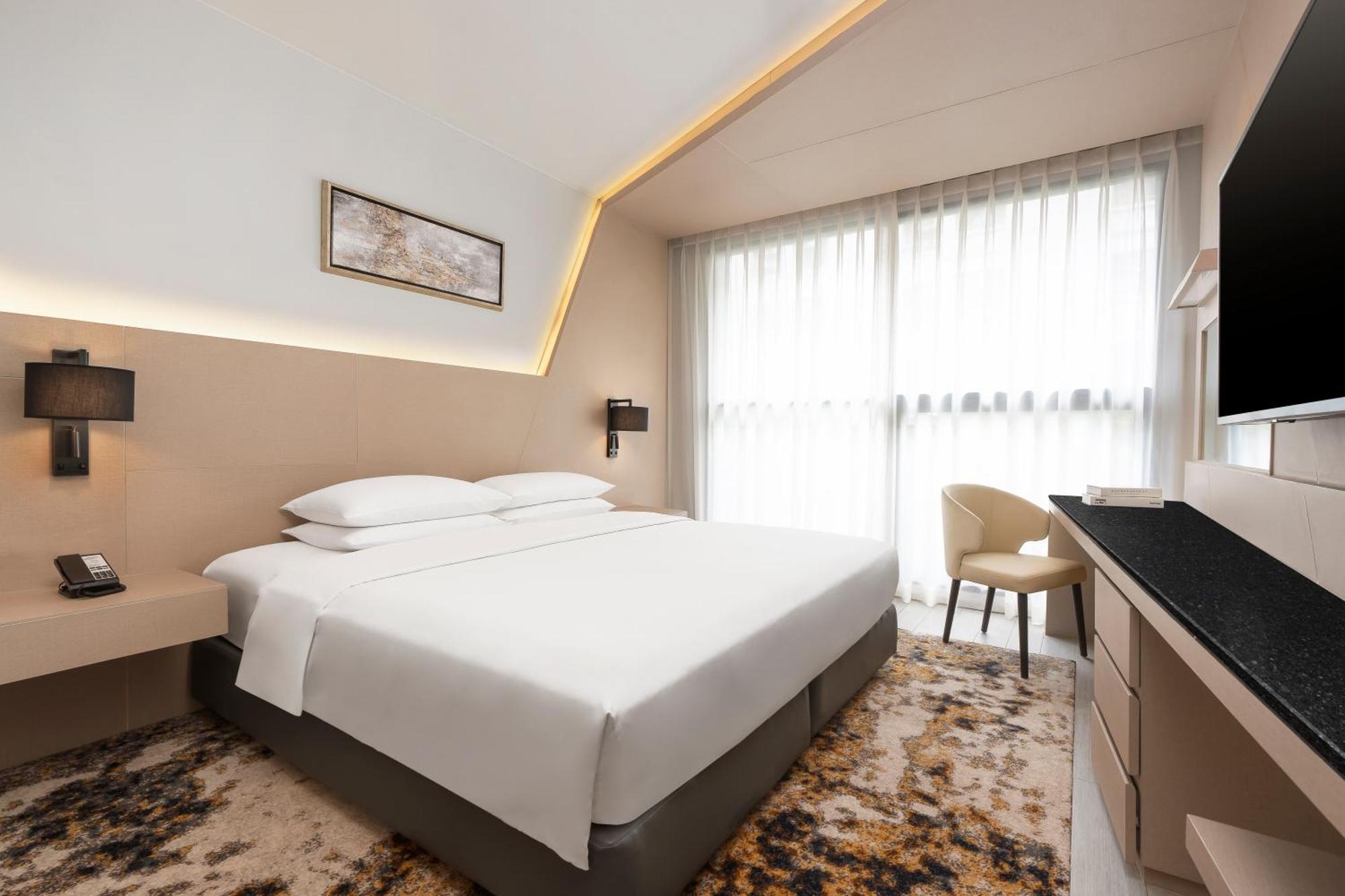Hyatt Place Bangkok Sukhumvit 1 Экстерьер фото