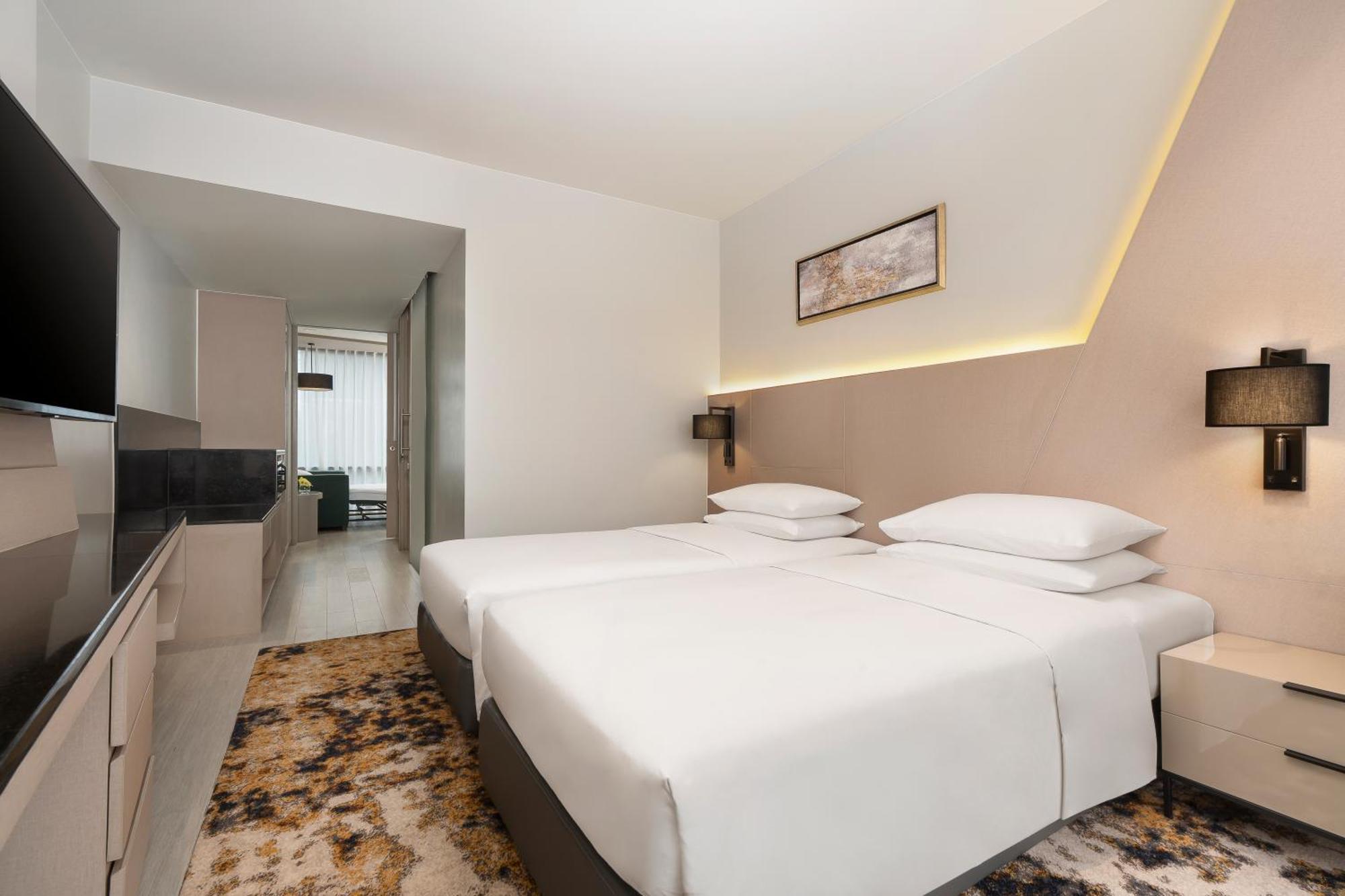 Hyatt Place Bangkok Sukhumvit 1 Экстерьер фото