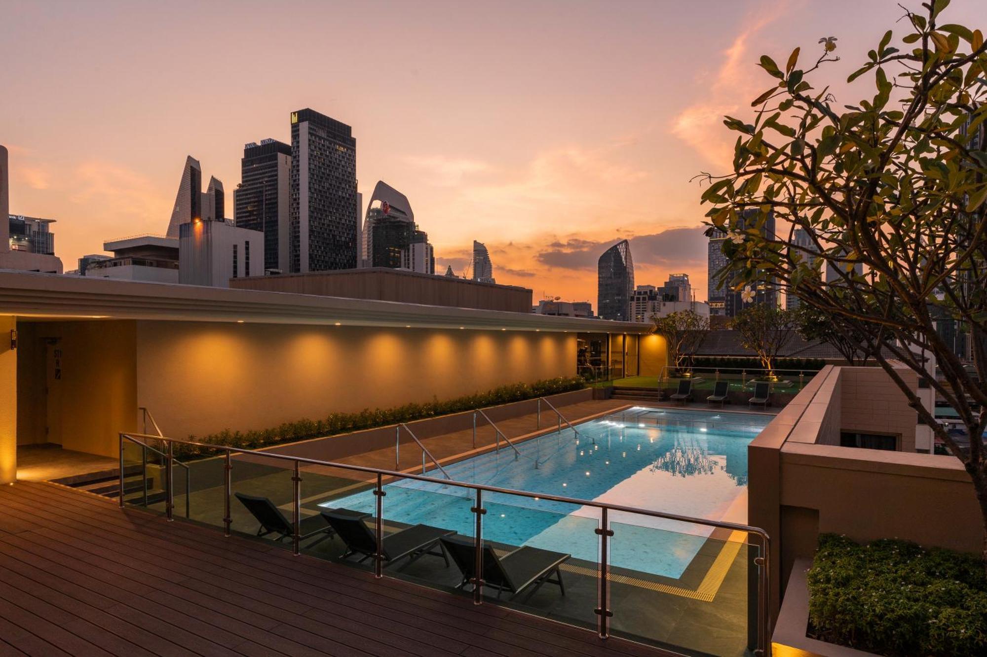 Hyatt Place Bangkok Sukhumvit 1 Экстерьер фото