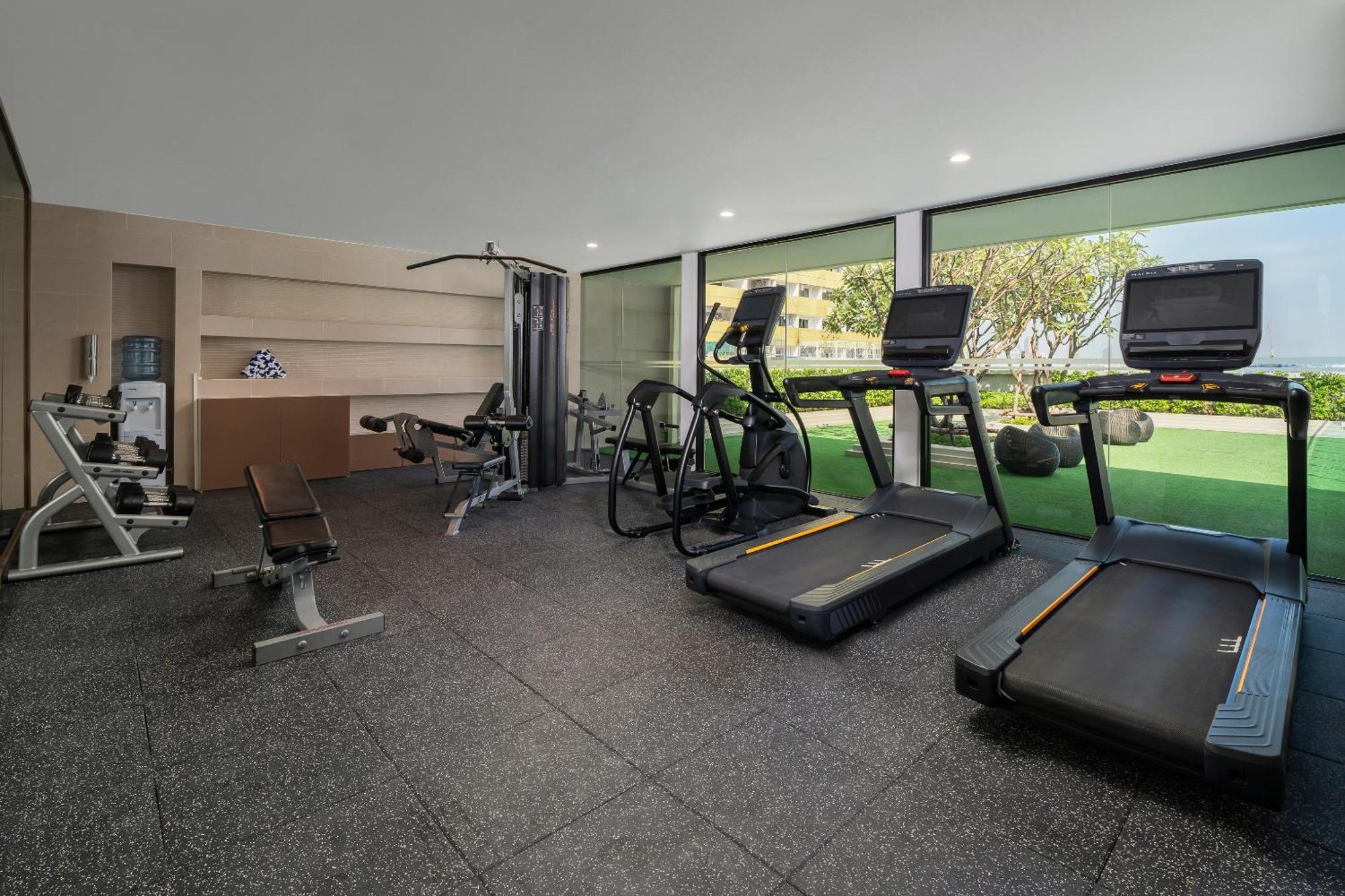 Hyatt Place Bangkok Sukhumvit 1 Экстерьер фото