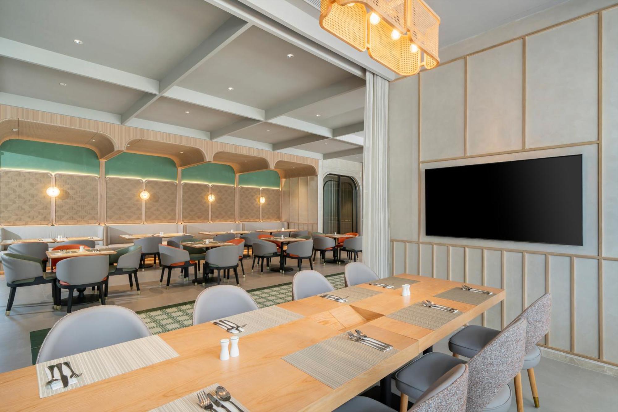 Hyatt Place Bangkok Sukhumvit 1 Экстерьер фото