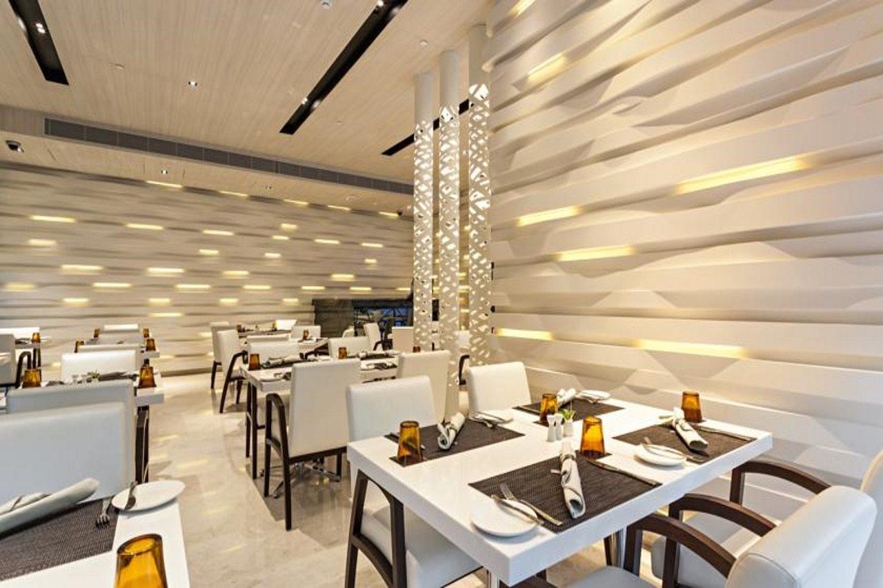 Hyatt Place Bangkok Sukhumvit 1 Экстерьер фото
